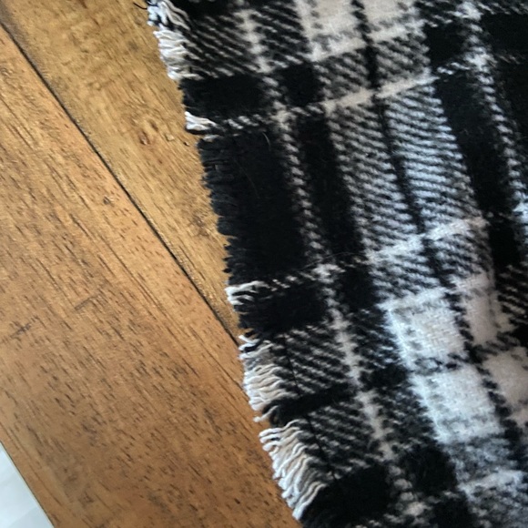 Plaid Shacket - Picture 7 of 9